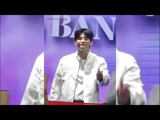 seo in guk/— 1st fm in bangkok 03/09/24. hi bye. video by ari cccc .